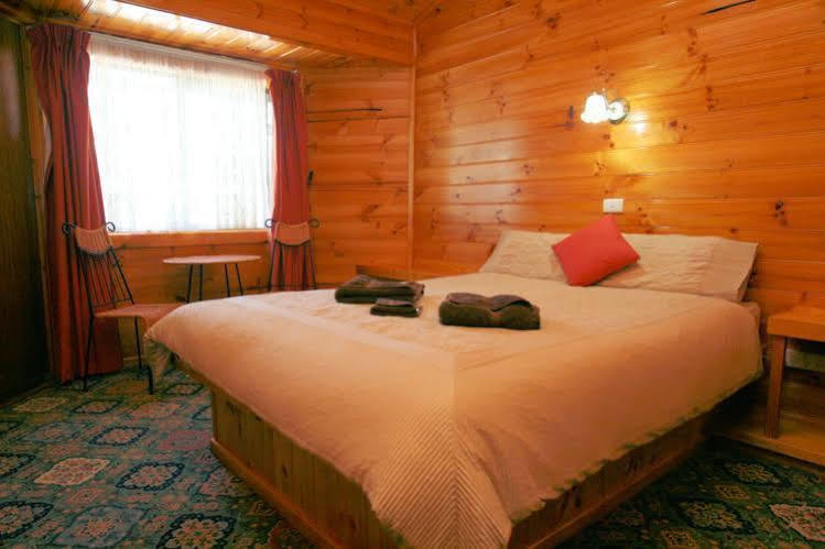 Bronte Park Highland Cottages Bagian luar foto